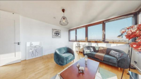 Lake View Hackney High End 3-Bedroom Flat Long Term Stays